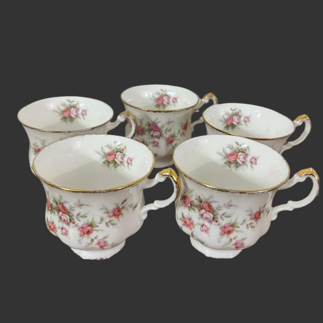 A set of 05 teacups
