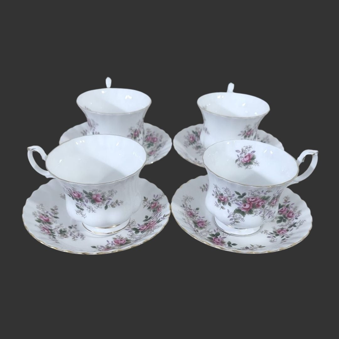 Set of 04 Tea Cups & Saucers
