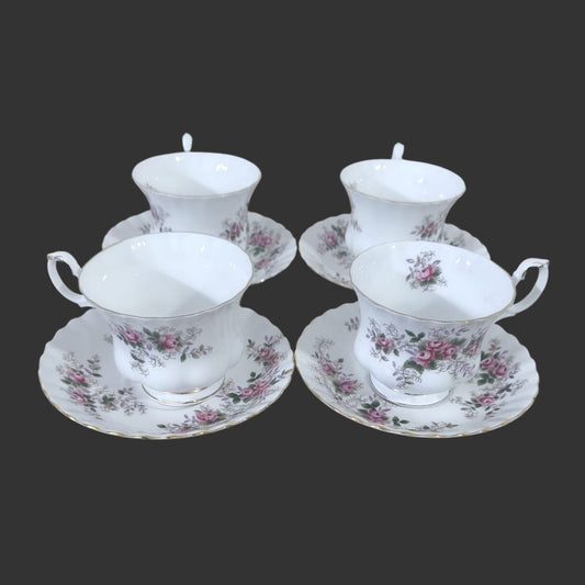 Set of 04 Tea Cups & Saucers