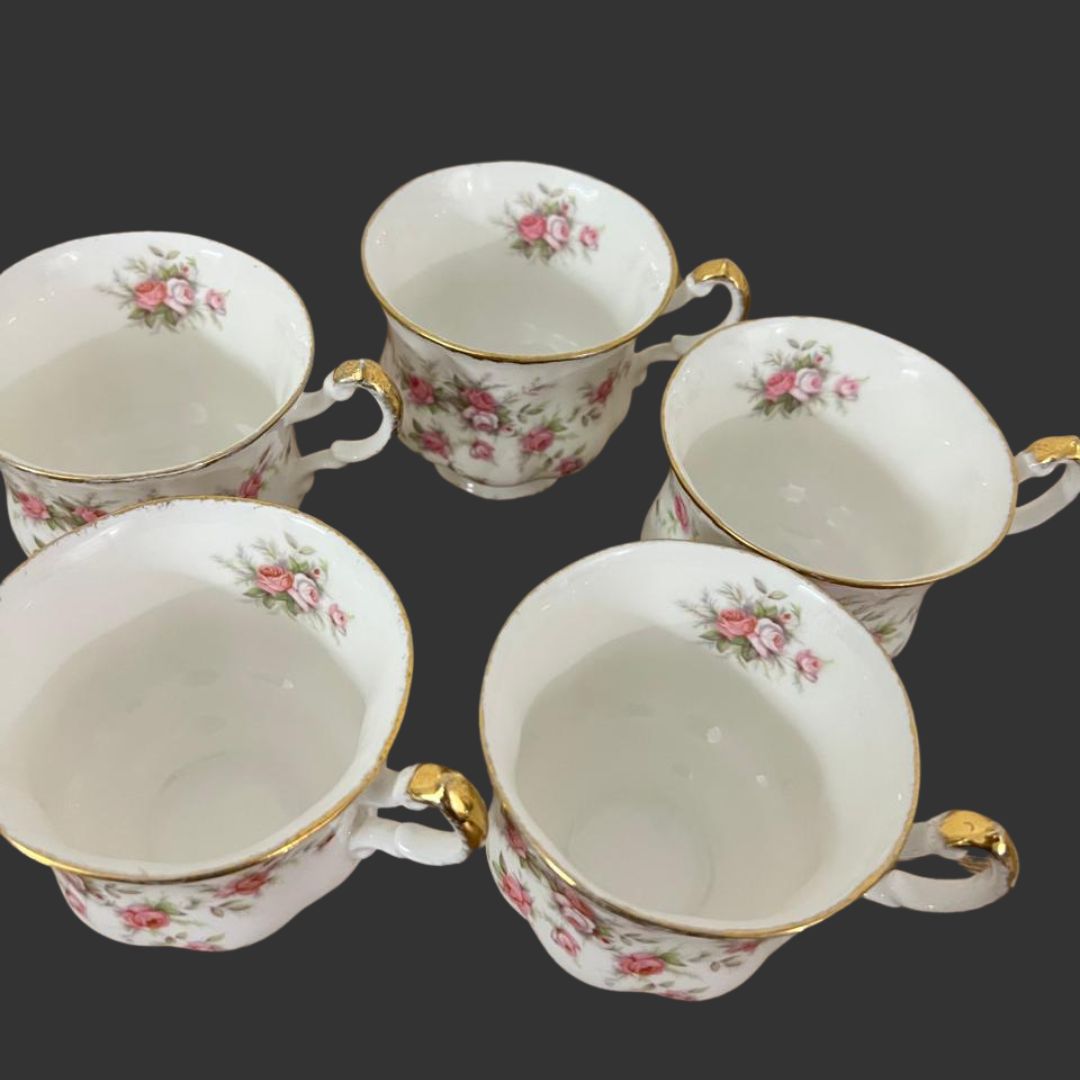 A set of 05 teacups