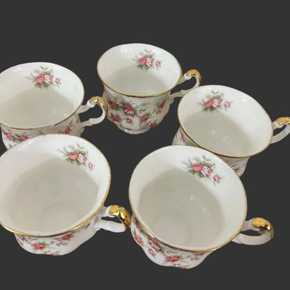 A set of 05 teacups