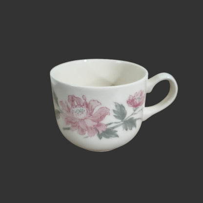 Set of 04 Tea Cups & Saucers