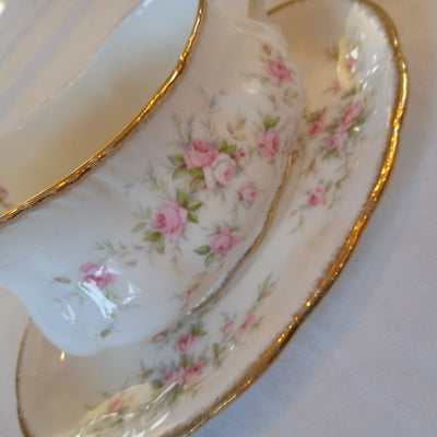 Gravy Boat With Base Plate